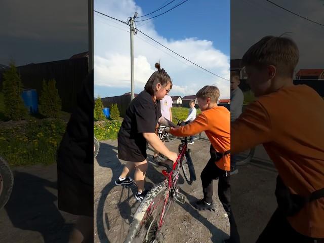 Я же мать отобрала велосипед у детей..‍️