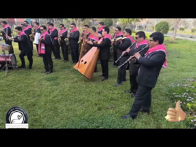 HUAYNOS DEL RECUERDO DE CARHUAMAYO CON ANTOLOGÍA DEL FOLKLORE 