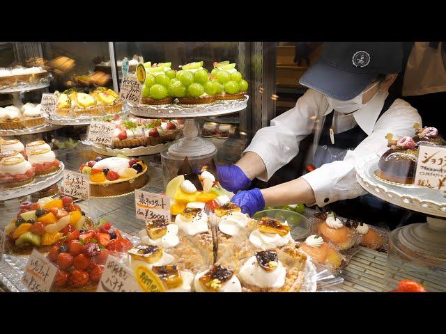 It's like a jewel box! The process of making freshly baked tarts filled with fruit