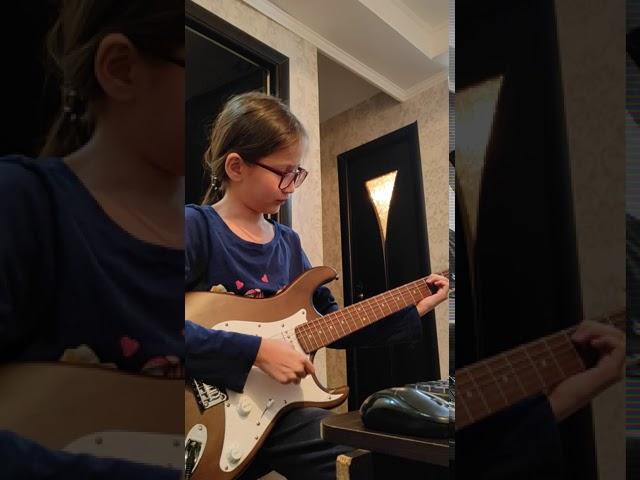 The Cranberries-Zombie на гитаре. The Cranberries-Zombie on guitar.