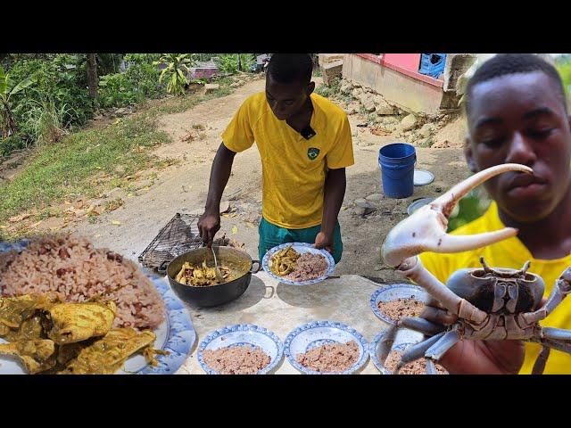 Curry crab w rice & peas | First time cooking crab w @Colazsmithtv