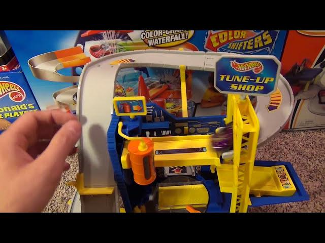 Hot Wheels World Tune-Up Shop Playset - Unboxing and Demonstration