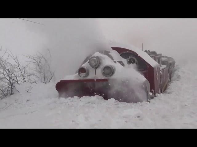 TRAIN THROUGH SNOW STORM COMPILATION, TRENI SPAZZANEVE PAZZESCHI