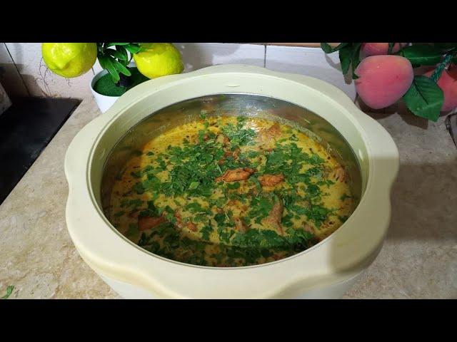 My mother is making kadhi pokera  for her friends/Amna queen vlog