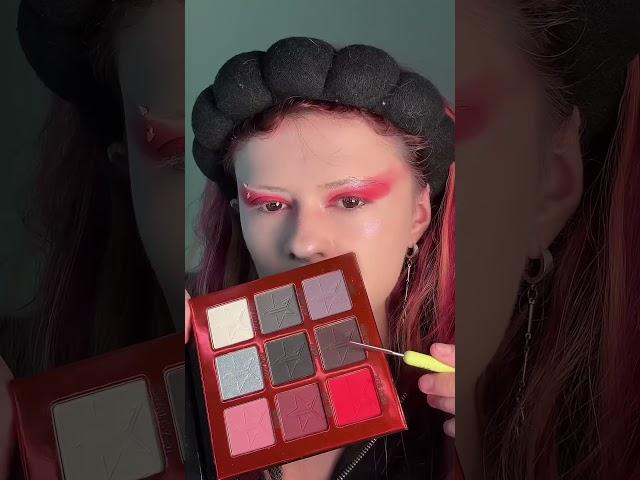 Dark & vampy goth makeup look with vibrant shades #goth #gothmakeup #alternative