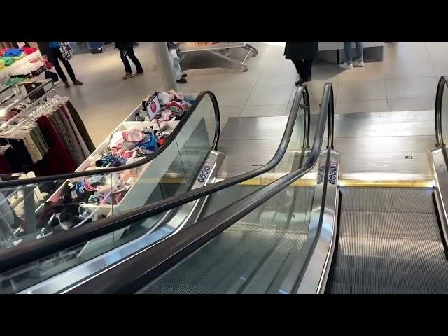 2017 Geyssel Rolltreppe in Galeria Kaufhof in München Marienplatz