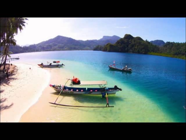 The beauty of the island '' Malin Kundang '' in West Sumatra