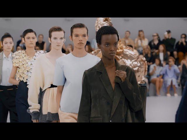 Loewe SS24 Runway Show | Paris Fashion Week | VRAI Magazine