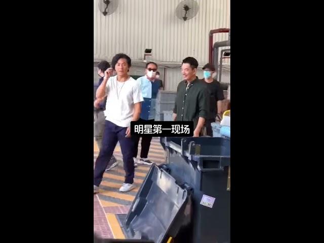 鄭伊健.任賢齊罕見同框，年輕人口中的過氣明星，80後心中的天王巨星，多少人的青春里有他們？