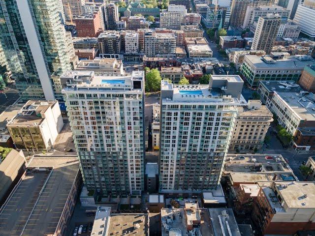 Unique apartment in downtown Montreal, duplex apartment with backyard on the ground floor.