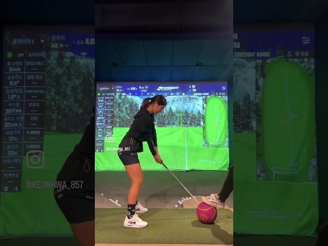 백스윙 시작 손 부터 아니고 몸통 배부터 돌리세요 #이근화프로