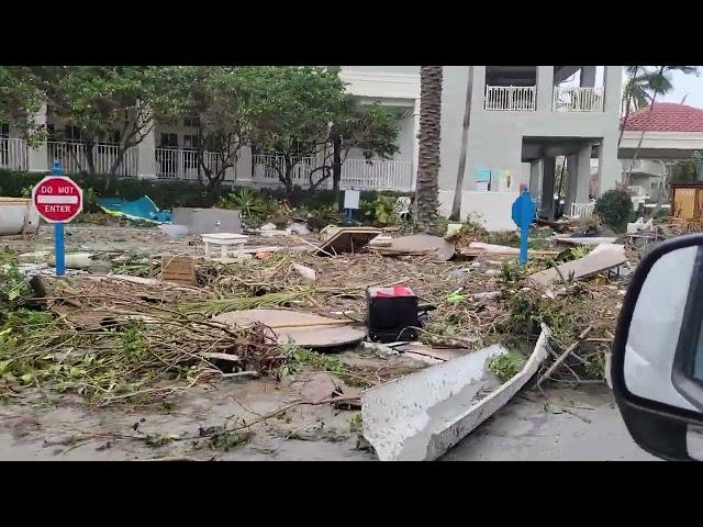 Hurricane Ian drive down Gulf Shore Dr. after storm surge (Naples, FL) (vid 2)