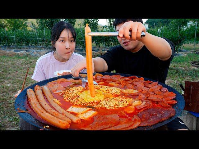 길이에 놀라고 맛에 한 번 더 놀라는 [롱쓰부대찌개] 먹방! (Budae-jjigae, Sausage stew) 요리&먹방!! - Mukbang eating show