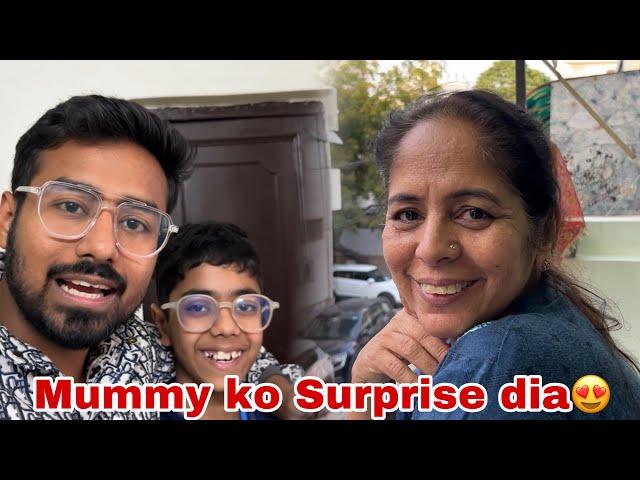 Mummy ko Surprise dia Emotional Moment