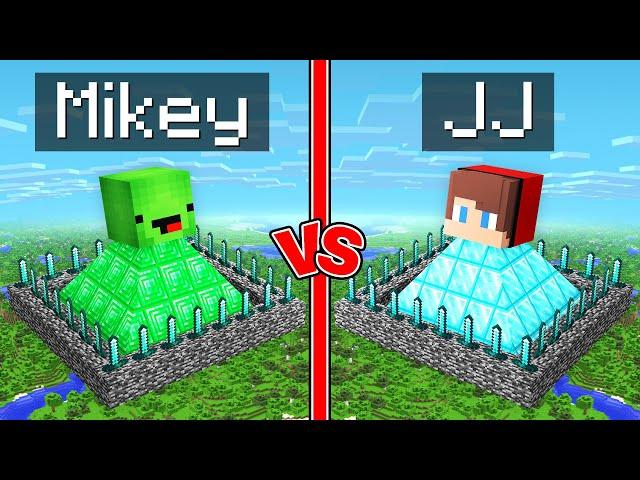 Mikey's Emerald Base Pyramid vs. JJ's Diamond Pyramid in Minecraft ! (Maizen)