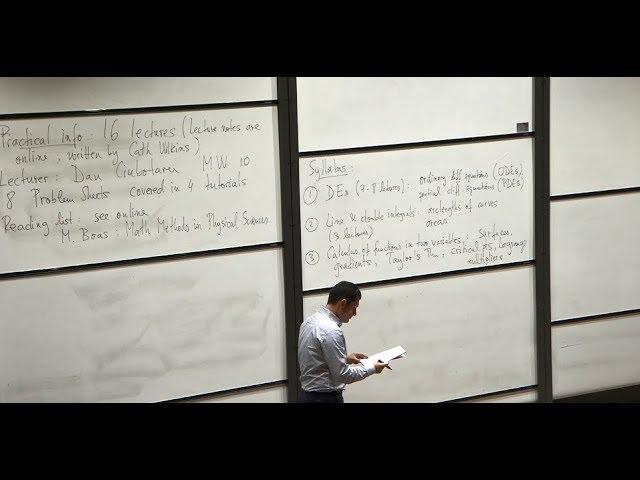 Introductory Calculus: Oxford Mathematics 1st Year Student Lecture