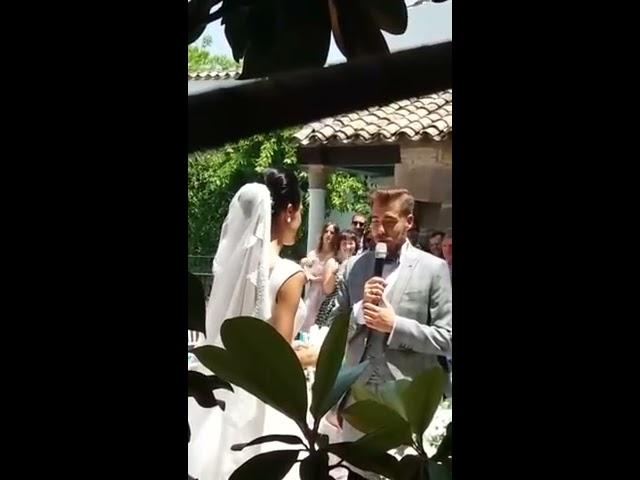 Sorpresa en la boda de Miriam y Juan que le canta el "Por ti volare"