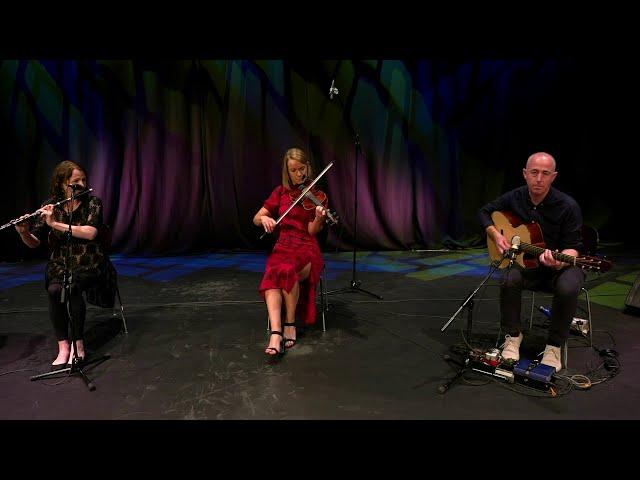 Shorelines Trio: Nuala Kennedy, Tara Breen & Tony Byrne "Muñeira & Two Reels"