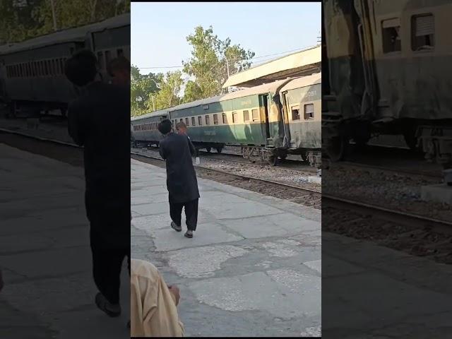 11up hazara express accidentel rack #shorts #pakistanrailway #hazaraexpress