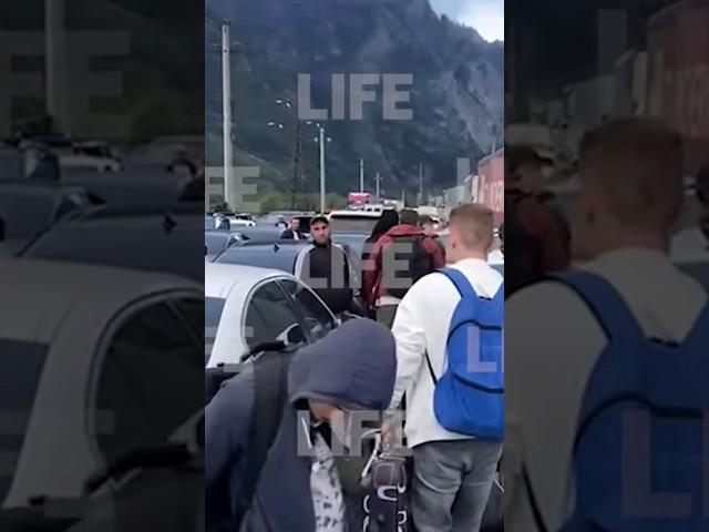 Начало мобилизации: пробка на границе с Грузией.