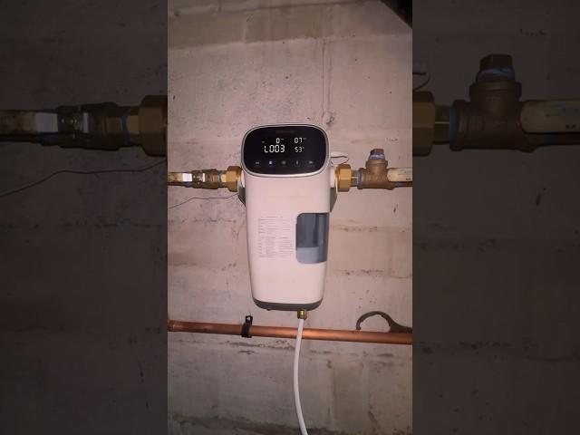 Installing a smart water leak detector from Waterdrop at a traumatized clients house #waterdrop