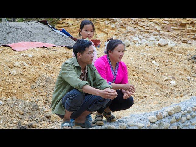 Cut young shoots for sale, Curious about what dad is holding, Moving sand to build a pond