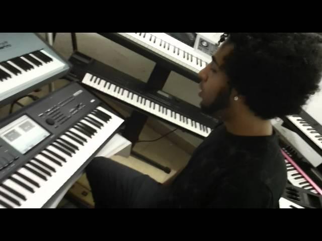 KORG KRONOS 61 DEMO NA CLASSIC KEYBOARDS