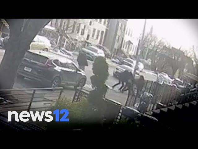 Video shows man being chased before fatal stabbing in Brooklyn | News 12