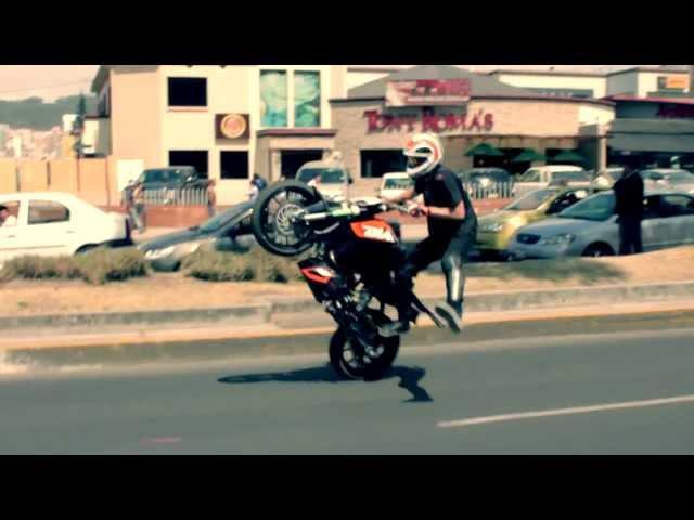 Rok Bagoros - Rock on the City - Quito (Ecuador) 2012 KTM Duke 200 stunt