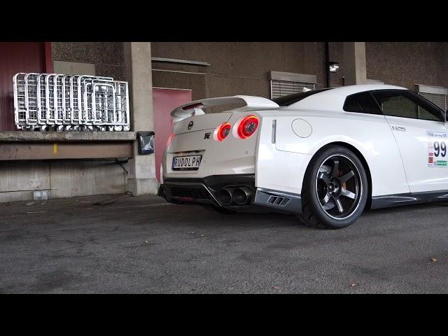 Nissan GT-R Throwing flames with Ferrita exhaust and Godzilla mode app.