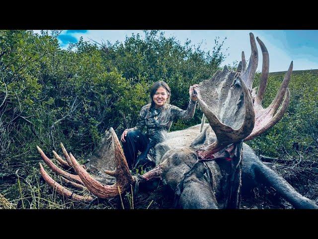 15yr OLD GIRL HUNTS GIANT MOOSE 73" - Stuck N The Rut 184