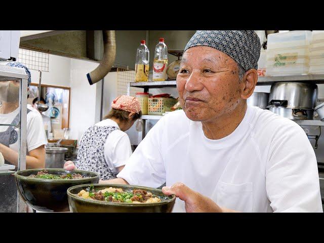 A 69-year-old energetic grandfather and his ex-actor son work at Japanese udon shop.