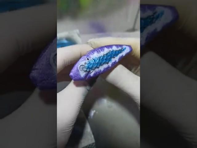 DIY toilet paper stencil. beautiful scales of homemade bait #fishing #lure #handmade #painting