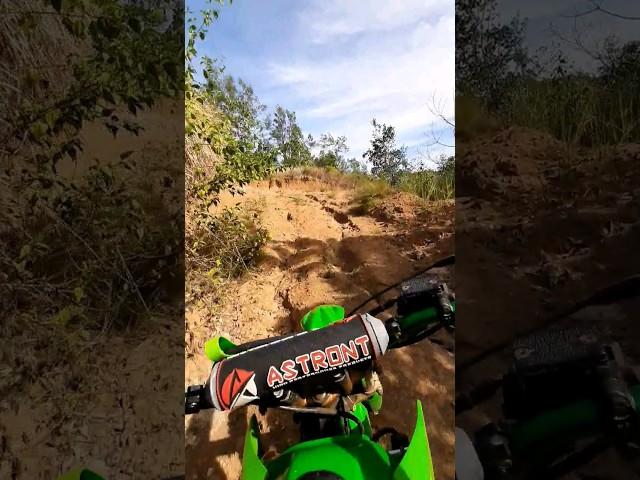 #kmx125 #kmx #2stroke #dirtbikelife #2strokelife #2strokepower #enduroriding #dirtbike #endurolife