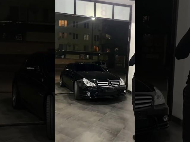 W219 CLS 55 AMG V8 Kompressor Burnout & acceleration #dance #music #dj #w219amg #cls55amg #clean