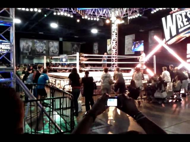 Compétition de danse au WrestleMania AXXESS