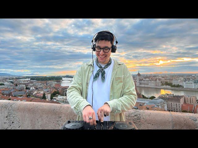 Sunrise deep house mix - Buda Castle set by DonDanos