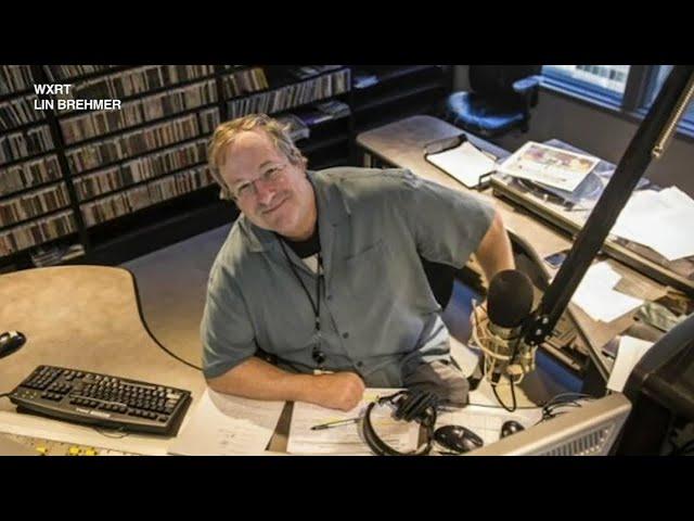 WXRT Radio in Chicago pays tribute to DJ Lin Brehmer after death from cancer