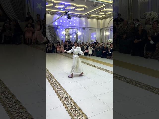 РОМАНИ ИМПЕРИЯ Цыганочка красиво танцует #романиимперия #свадьба #самыекрасивыесвадьбы
