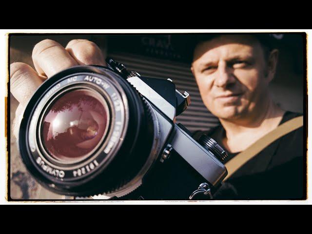 Shooting Street Photography with my Awesome New Film Camera! 