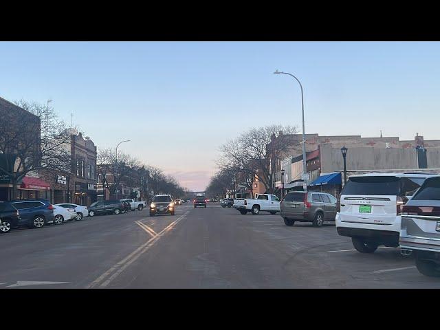 Madison, South Dakota: Driving Tour In the Evening