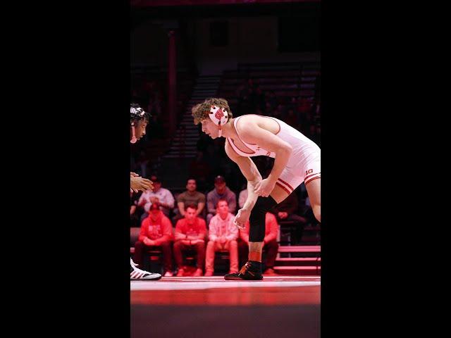 Wisconsin Wrestling | Dean Hamiti wins 7-2 Decision at 165lbs