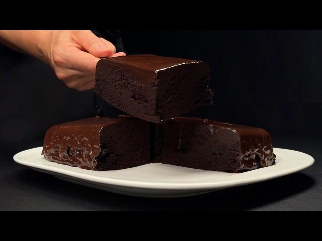 Moist chocolate cake! No baking and no eggs! Incredibly delicious dessert!