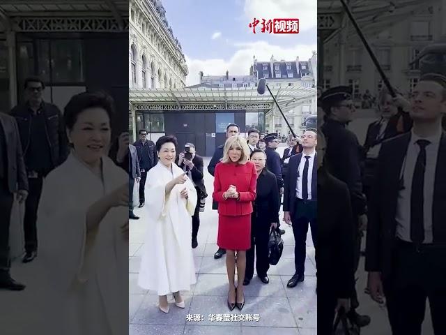 华春莹分享彭丽媛参观奥赛博物馆时与民众温暖互动画面