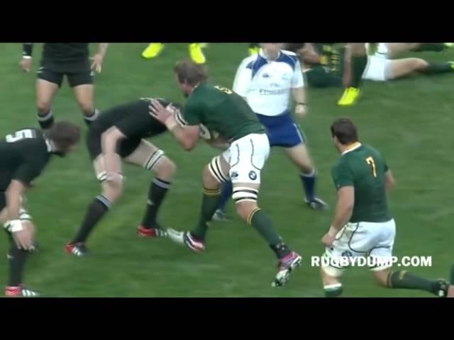 Brodie Retallick tip tackle on Andries Bekker