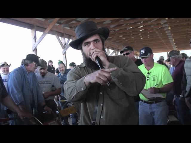 Auctioneer Clucking a Tune