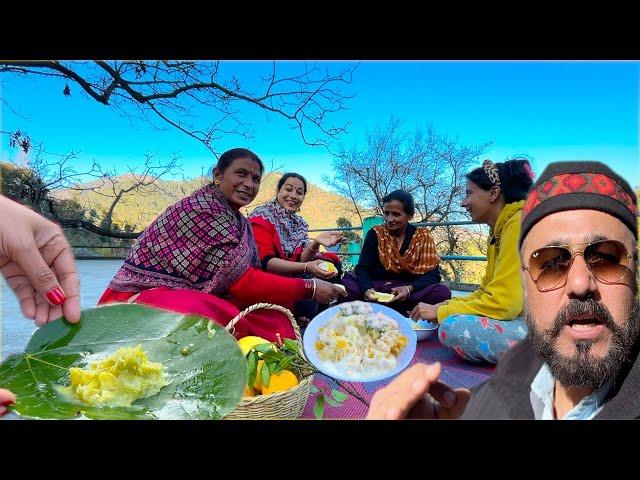 Hamare pahad ka special winters food with amazing talented Pahadi family of Uttarakhand