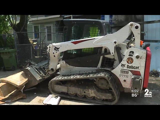 After 311 mix-up DPW crews clean up trashed alleyway in North Baltimore