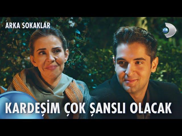 Selin ile Tunç dertleşiyor! | Arka Sokaklar 688. Bölüm