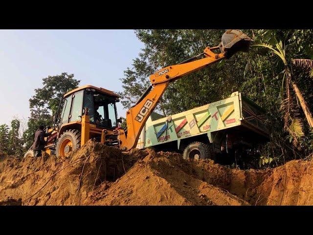 Video Of Mud Loading / Backhoe 3DX Machine Loading Soil New